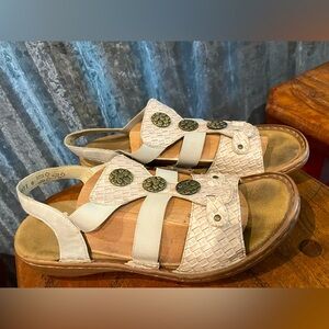 Rieker women’s sandal size 7.5 off white with bronze metal circles